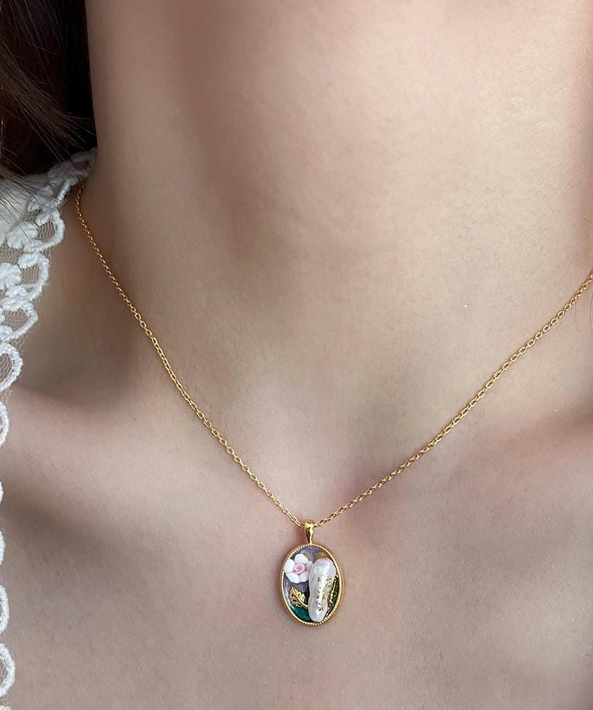 Baroque Pearl Pendant Necklace – Irregular Gold Frame, CZ Accents