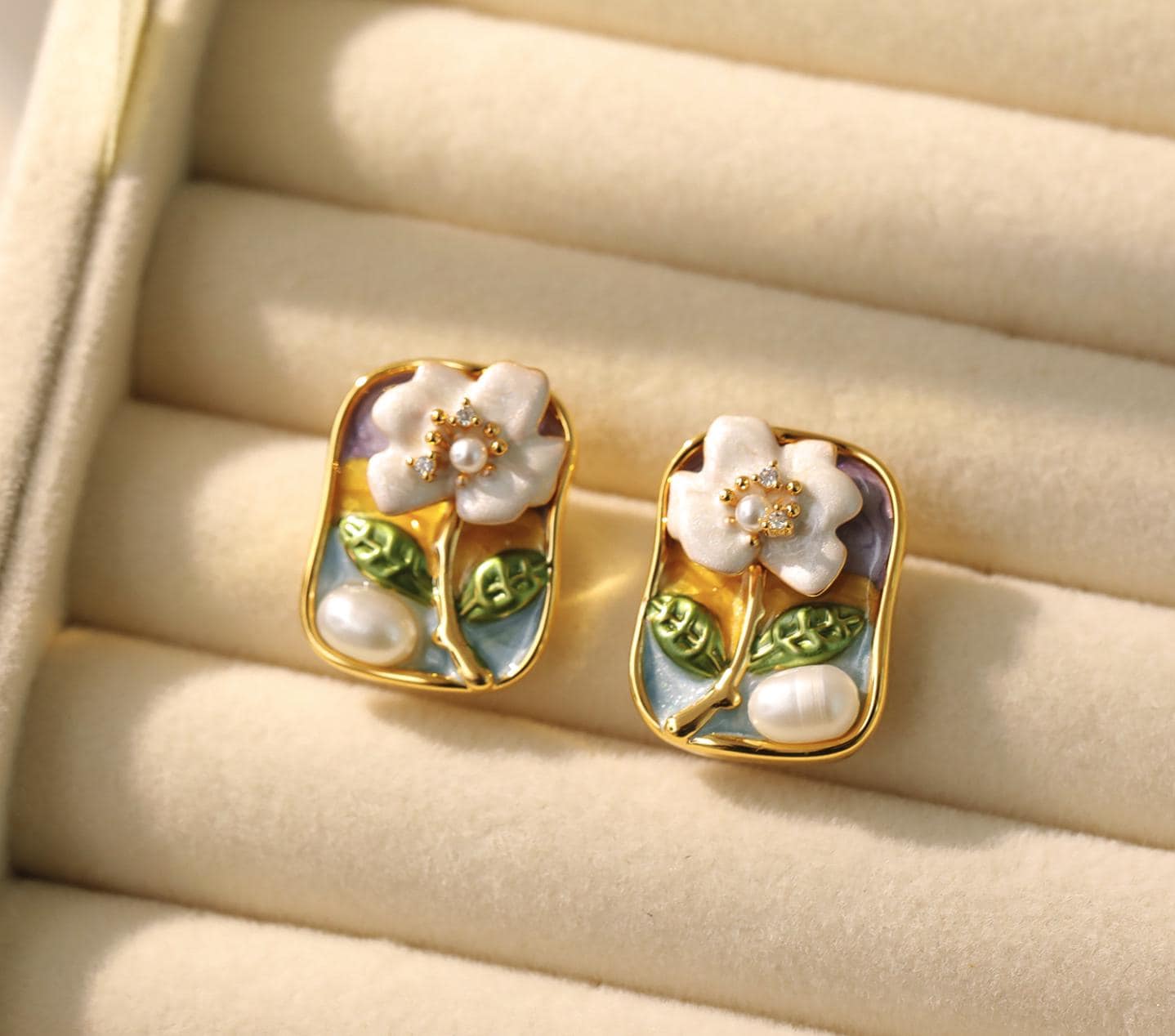 Vintage Enamel Floral Earrings: Pearl Flower Studs