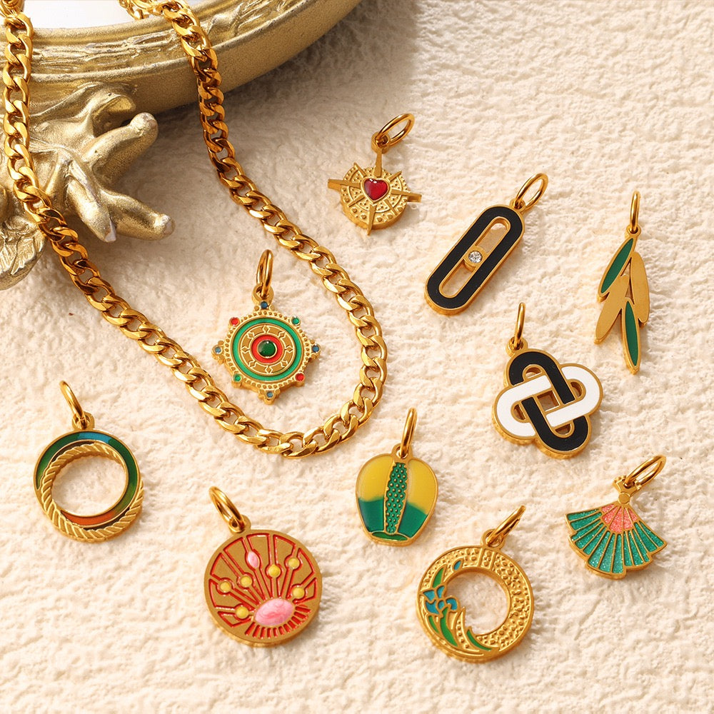 Boho Chic Gold Link Necklace – Artistic Enamel Charm Collection