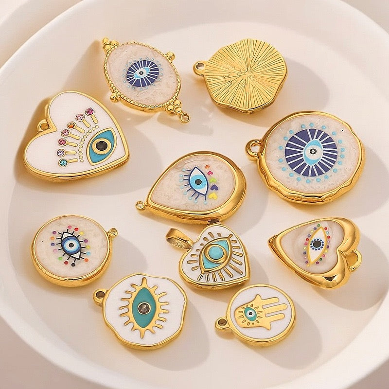 Mystical Eye & Heart Pendant Necklace – Gold Enamel Charm Jewelry