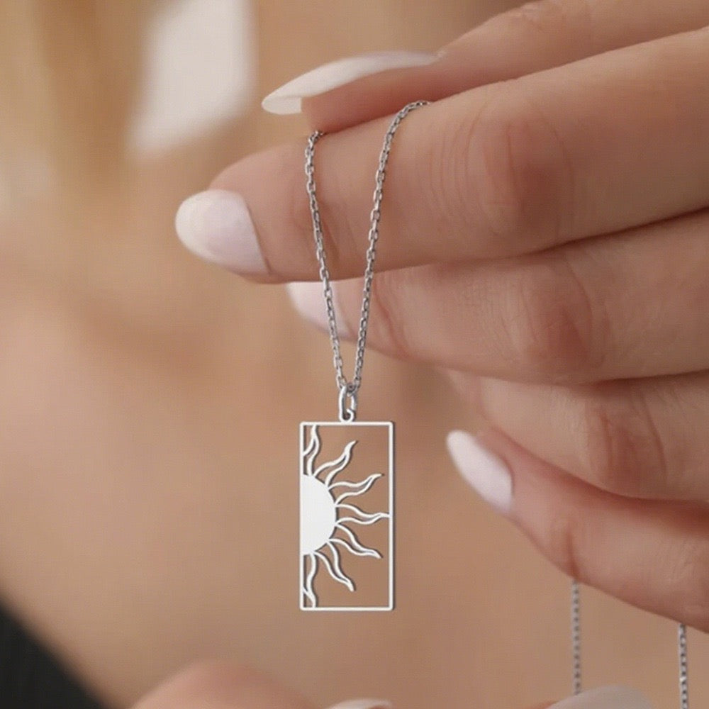 Minimalist Sunburst Necklace – Gold Sun Pendant Necklace, Celestial Jewelry, Sunshine Charm Necklace for Women