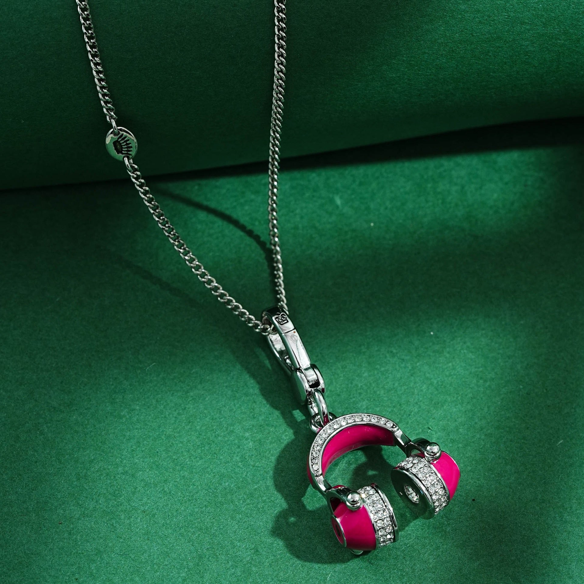 Pink Headphones Charm Necklace – Music Lover Pendant Necklace, DJ & Audio Enthusiast Jewelry, Cute Crystal Headset Charm