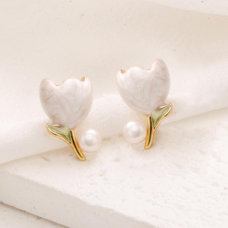 Enamel Tulip Pearl Stud Earrings – Elegant Floral Earrings, Minimalist Vintage Jewelry for Women